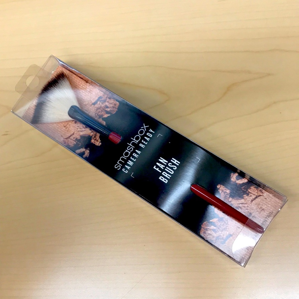 Smashbox Cosmetics Fan Brush
